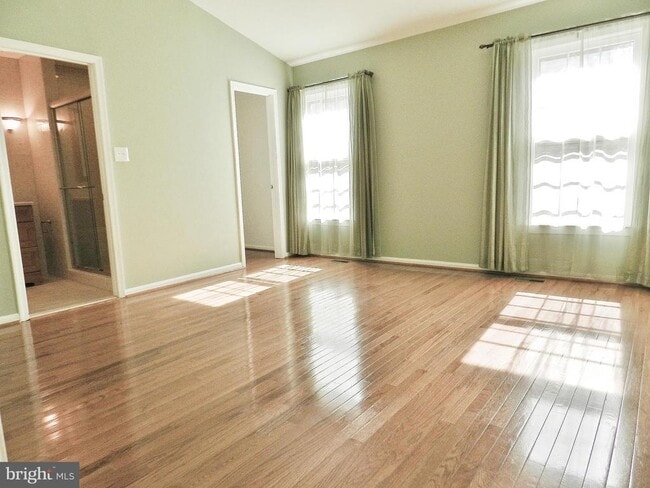 Building Photo - 4235 Fox Lake Dr