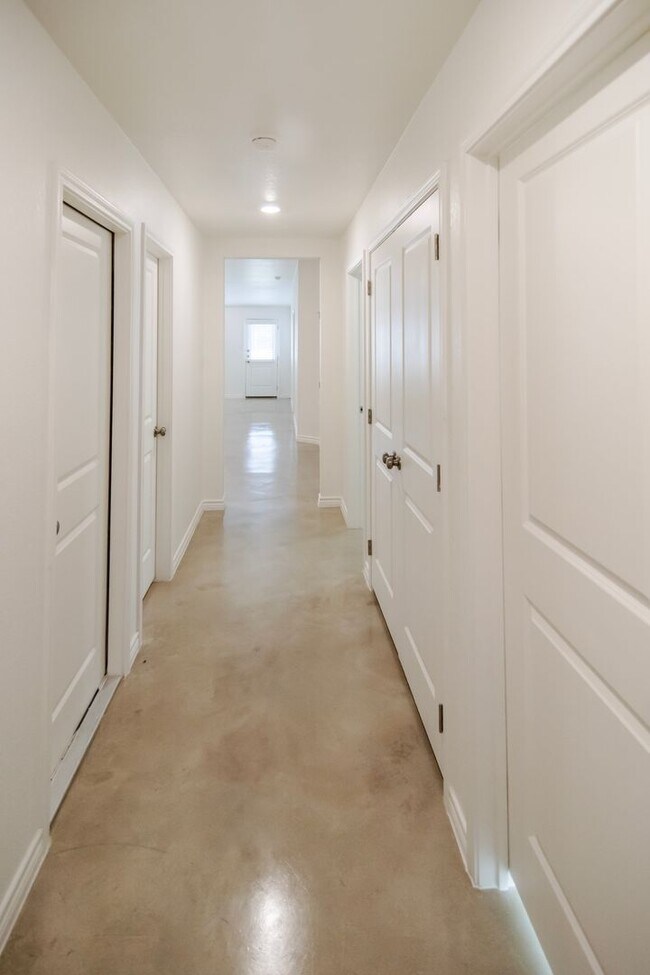 Building Photo - 1261 Lehmann Dr