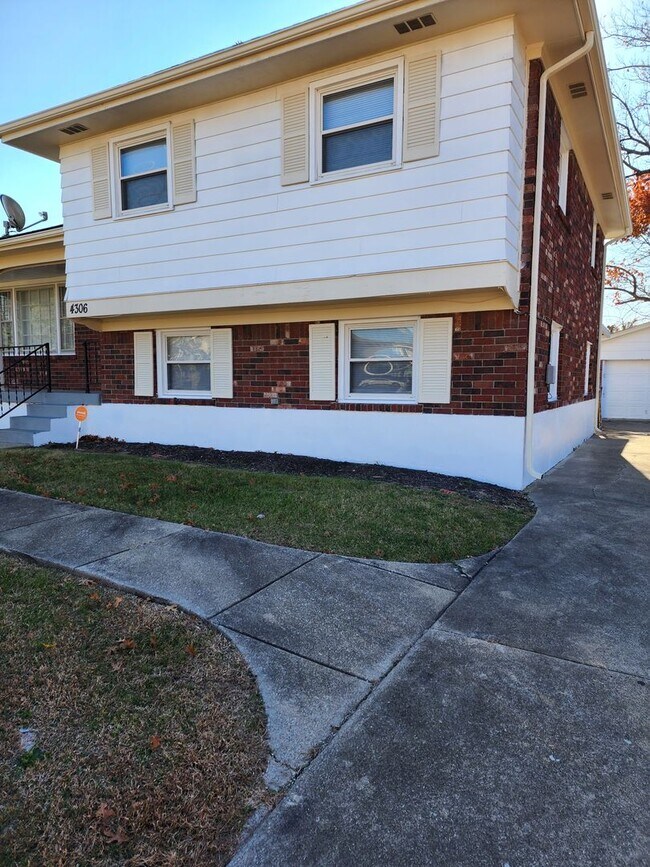 Building Photo - 4306 Shady Villa Dr