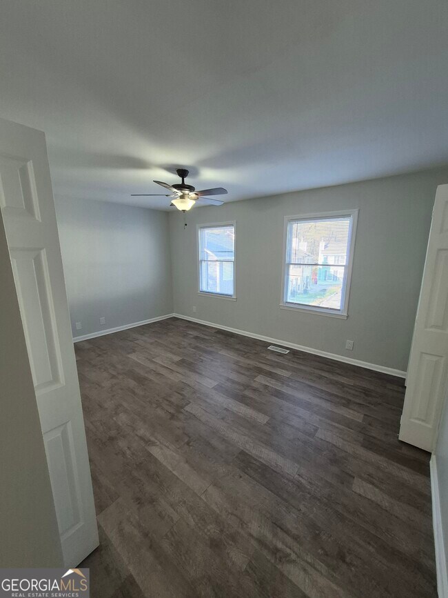 Building Photo - 185 Springdale Ct