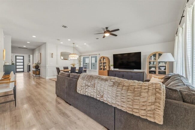 Building Photo - 4505 Post Loop