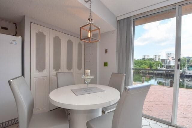 Building Photo - 1018 NE 25th Ave