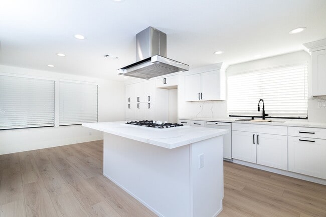 Building Photo - 11859 S Carson Way