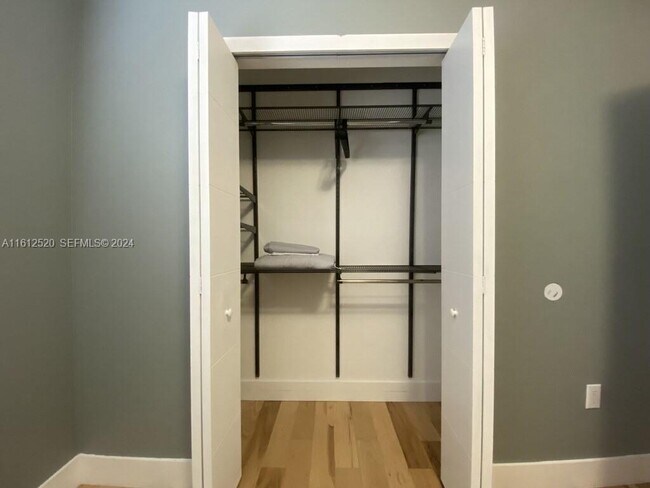 Building Photo - 3445 SW 14th St