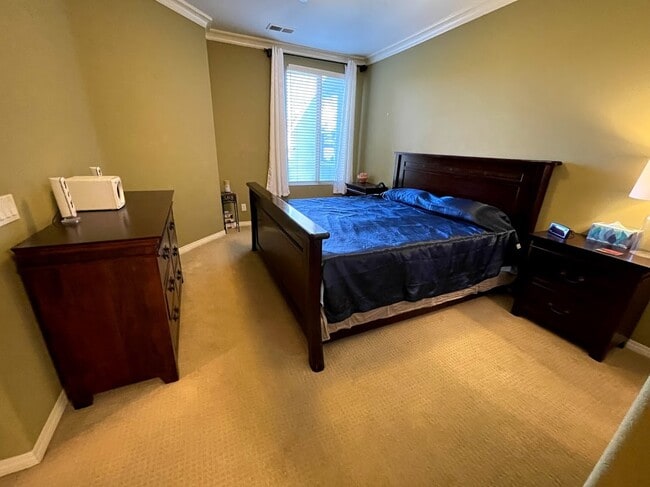 Building Photo - 5401 W 149th Plz