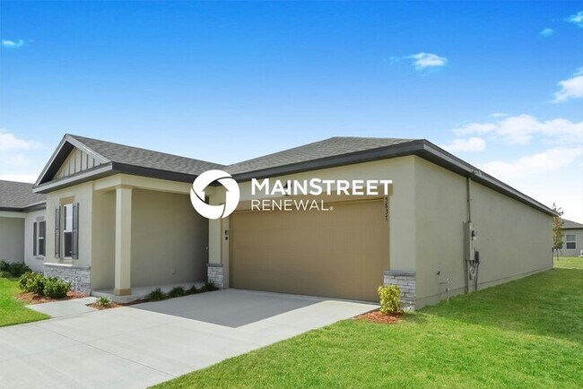 Building Photo - 3 Bedroom Pet-Friendly Home in St. Cloud, FL with Main Street Renewal