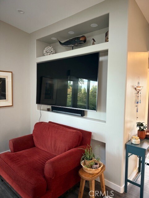 Building Photo - 406 Avenida Castilla