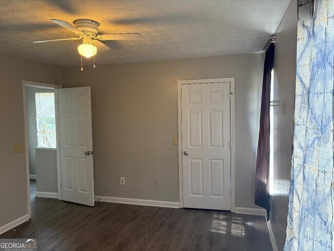 Building Photo - 3464 Kingswood Trail