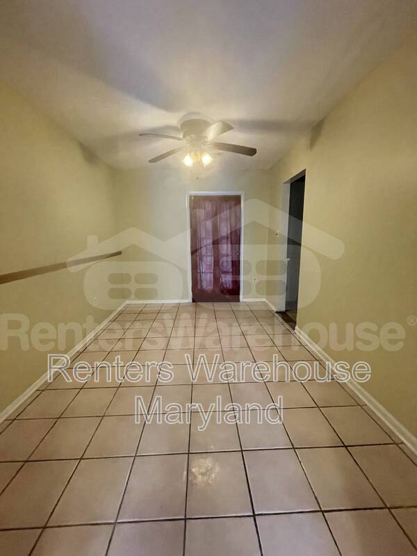 Building Photo - 931 Topview Dr