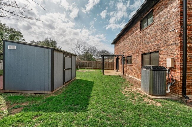Building Photo - 8409 Nairn Dr