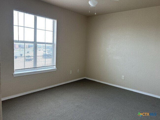 Building Photo - 3412 Cantabrian Dr