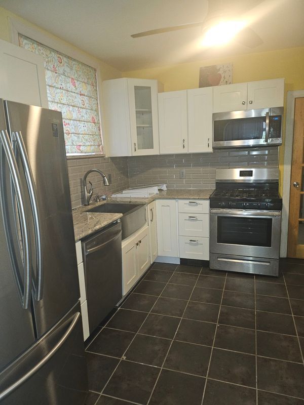 Building Photo - 6332 Summer St