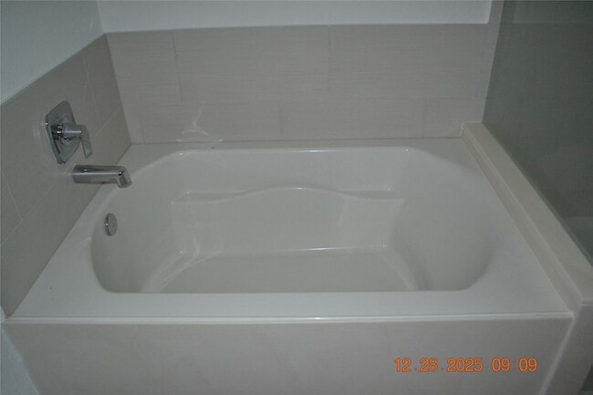 Building Photo - 1613 Sunbend Ln