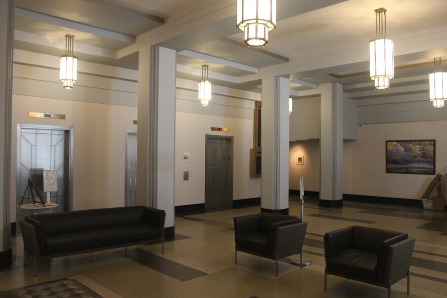 Building Photo - 310 Riverside Dr