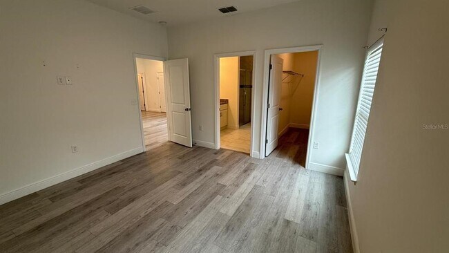 Building Photo - 14533 SW 45th Cir