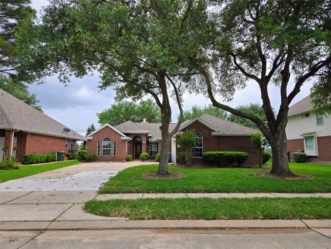 Building Photo - 4018 N Crystal Lake Cir