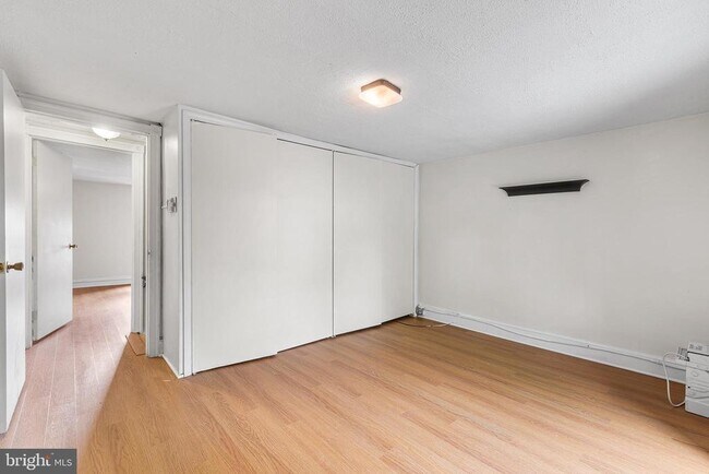 Building Photo - 345 W Mt Pleasant Ave