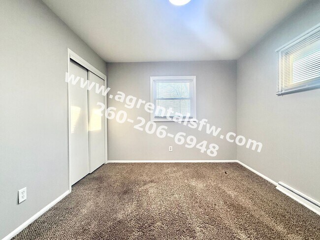 Building Photo - 3 Bedroom House