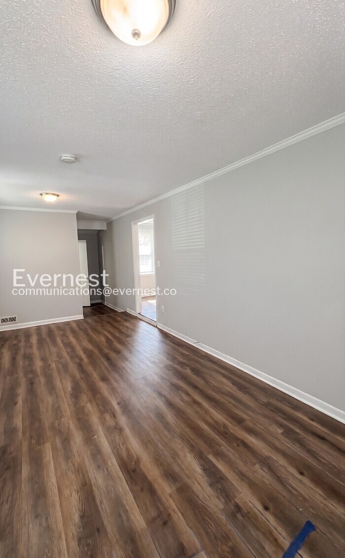 Building Photo - 733 Glen Ridge Dr