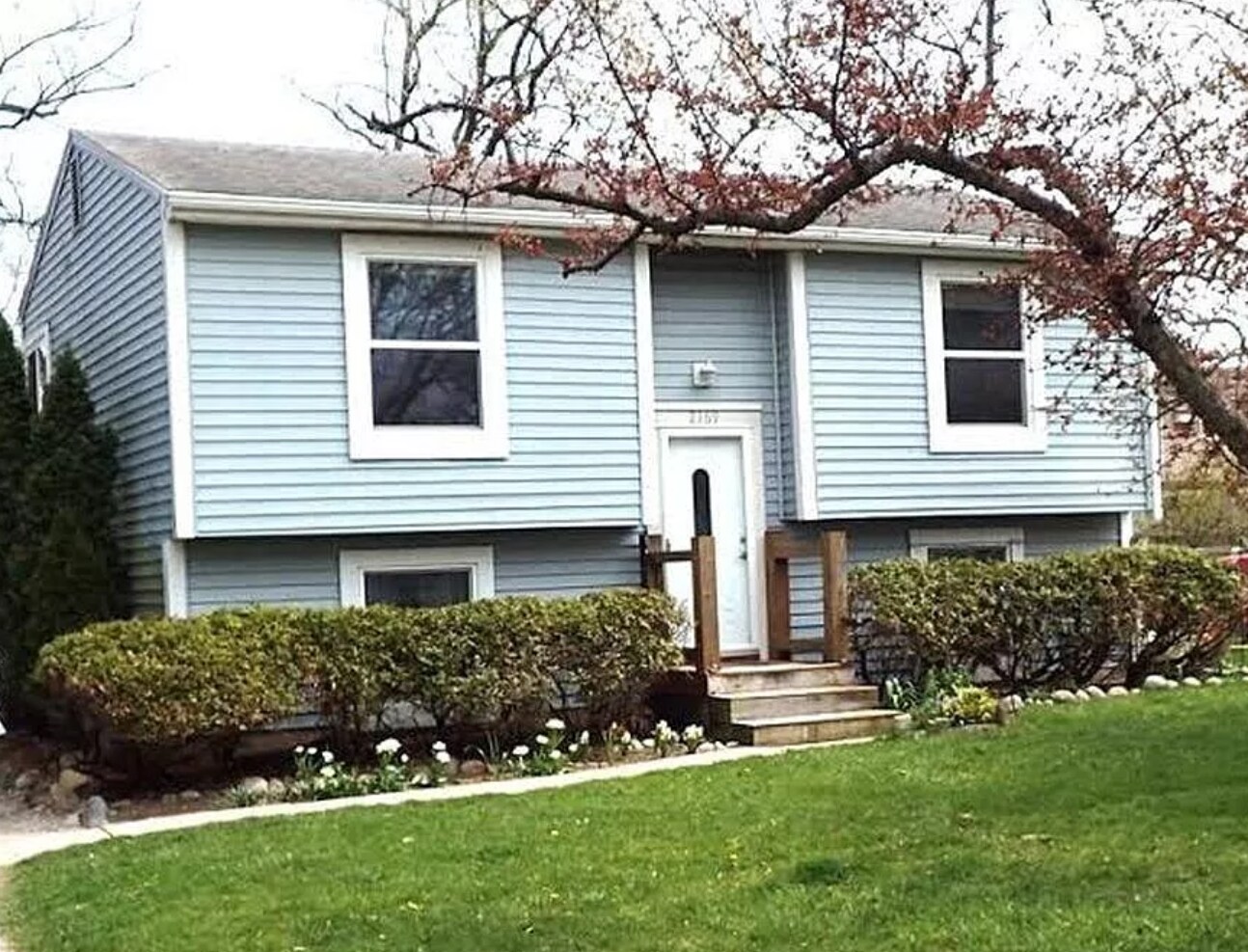Building Photo - 2169 Hemlock Dr