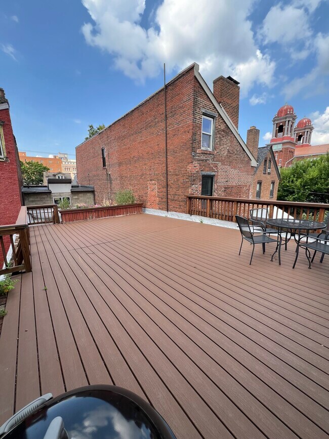 Building Photo - 2109 Larkins Way