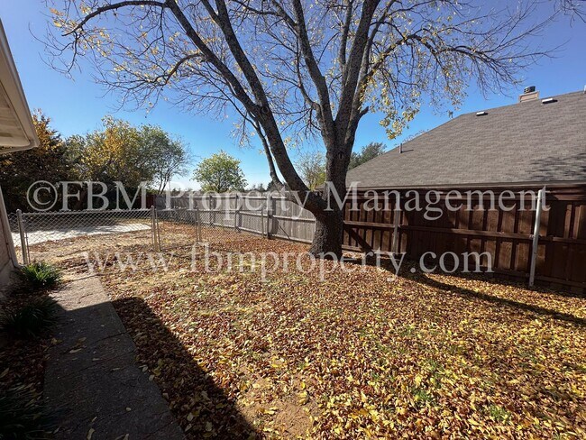 Building Photo - 801 S Wood St