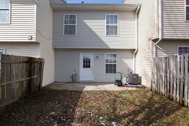 Building Photo - 46095 Maria Way