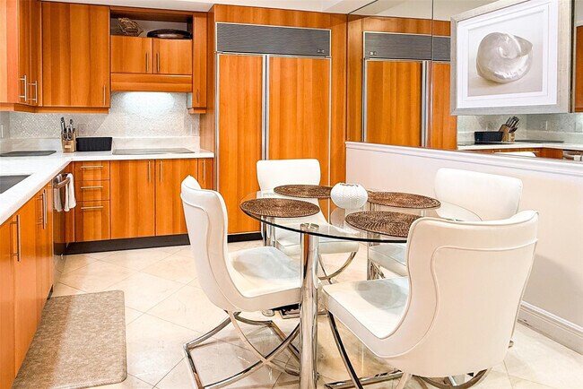 Building Photo - 2110 N Ocean Blvd