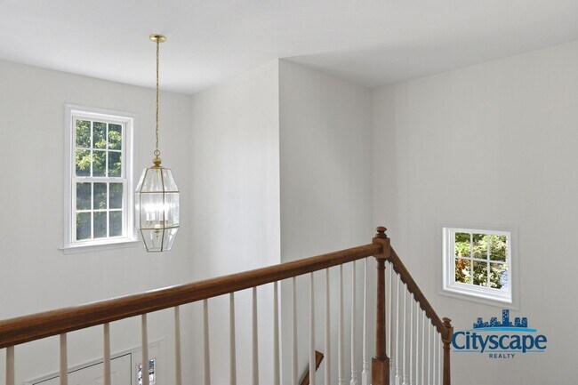 Building Photo - BEAUTIFUL ASHBROOK HOME