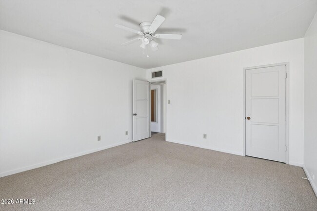 Building Photo - 901 W Willetta St