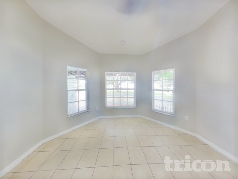 Building Photo - 4369 Montano Ave