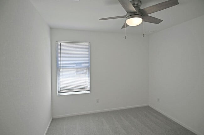 Building Photo - 2411 Shady Grv