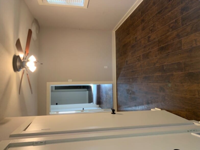 Building Photo - 310 Elaine Dr