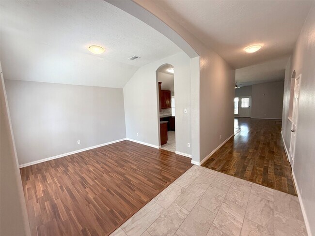 Building Photo - 2414 Alcove Foster Ct
