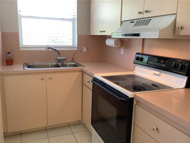 Building Photo - 300 Layne Blvd