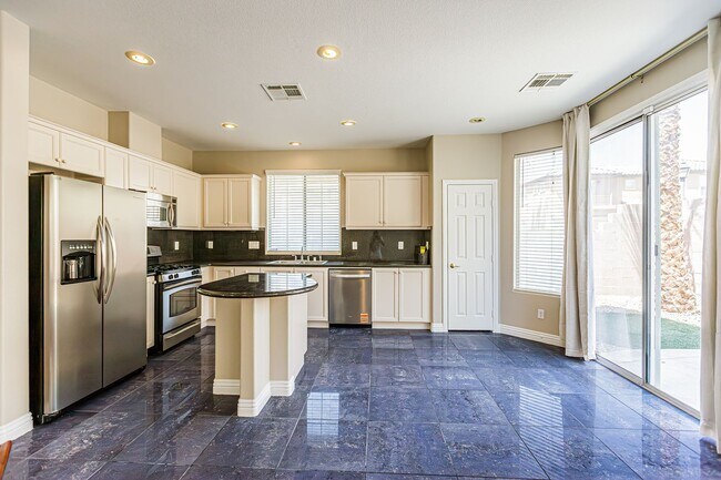 Building Photo - 2 Master Suites in a gated community