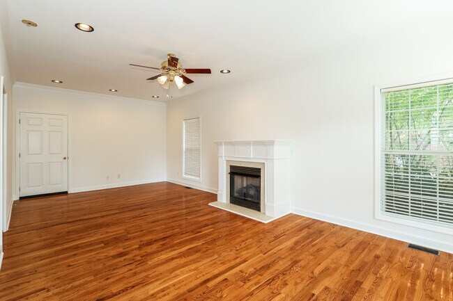 Building Photo - 110 Overhill Dr