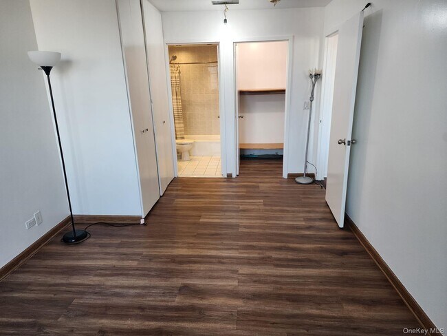 Building Photo - 62-54 97th Pl