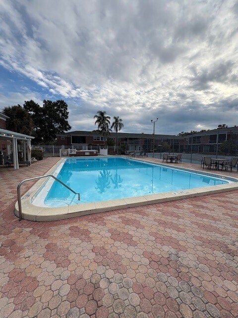 Building Photo - 1327 84th Ave N