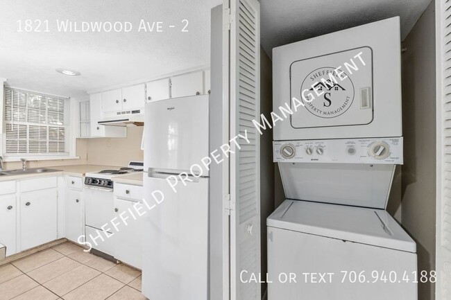 Building Photo - Charming 1 Bedroom, 1 Bath Duplex in Lakeb...