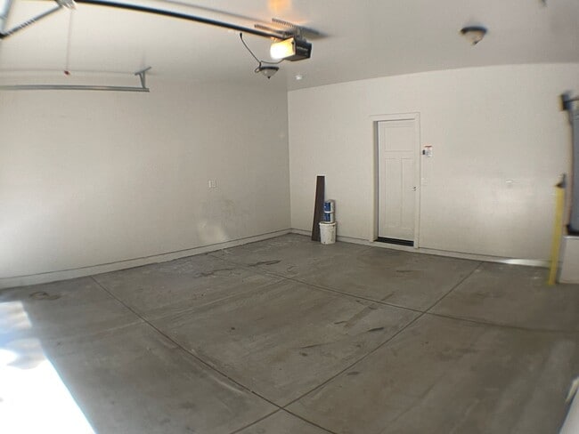 Building Photo - Spacious 3-Bedroom Home in Serene Mountain...