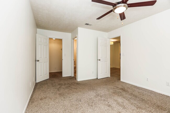 Building Photo - 8839 Eagleview Dr