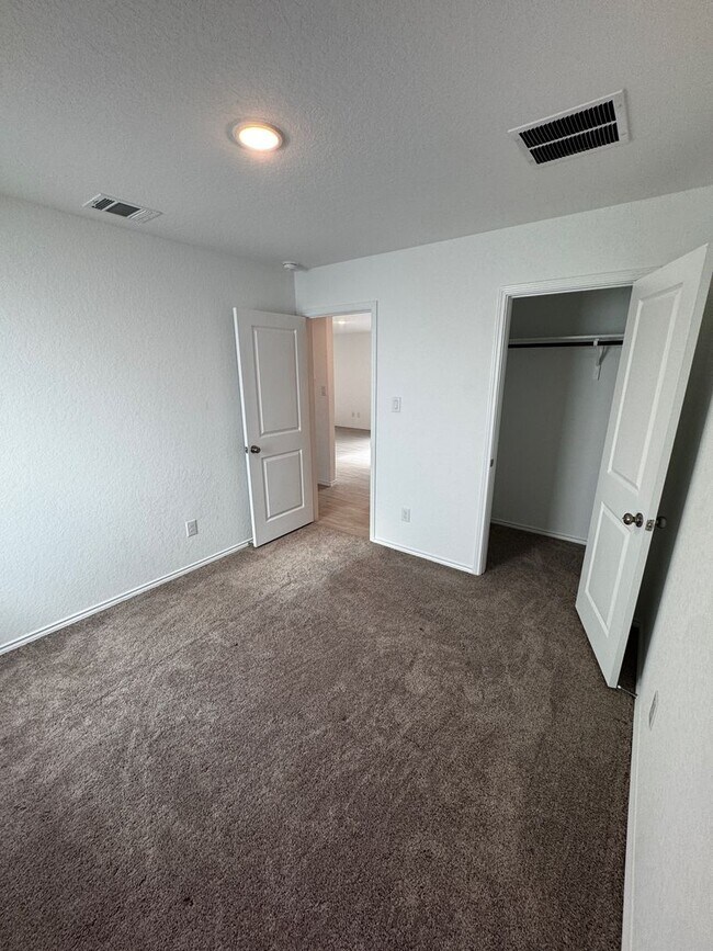 Building Photo - MOVE-IN SPECIAL! Modern 2024 New-Build with Open-Concept Living and Private Primary Suite in Wate...