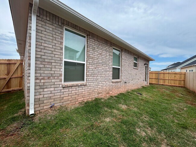 Building Photo - Brand New 3 Bedroom Home in Deer Creek School District
