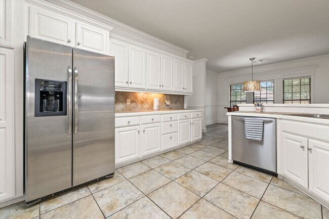 Building Photo - Solar Provided on Great Maumelle home