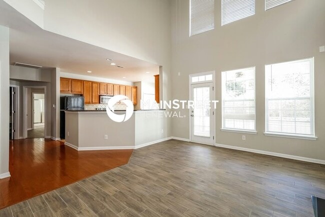 Building Photo - 5 Bedroom Pet-Friendly Home in CHARLOTTE, NC with Main Street Renewal