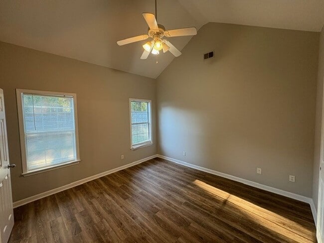 Building Photo - For Rent - 3 Bedroom, 2 Bathroom home in Pelham