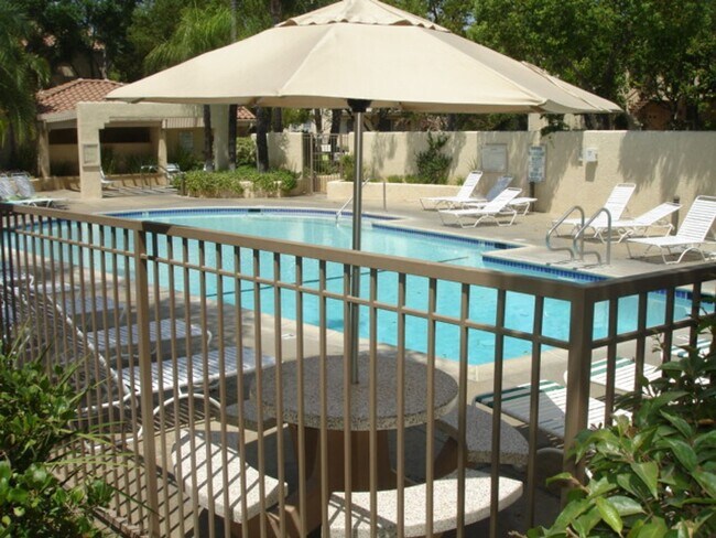Building Photo - Beautiful 2-Bedroom Lower-Unit Condo in Sienna Villas of Valencia!