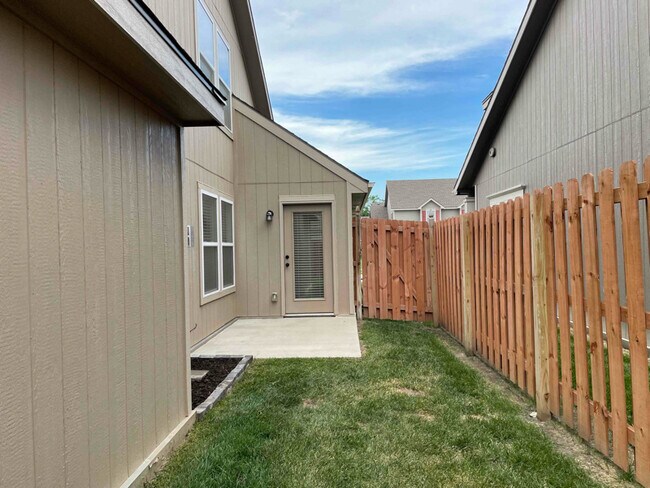 Building Photo - 3211 Yankee Tank Ln