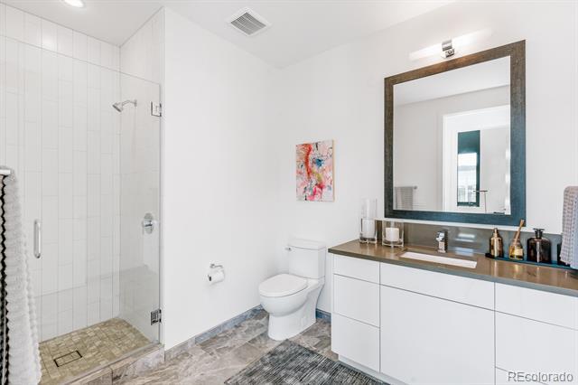 Building Photo - 210 St Paul St